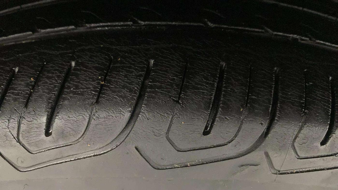 2021 Skoda KUSHAQ ACTIVE 1.0L TSI MT, Petrol, Manual, 47,658 km, Right Front Tyre Tread