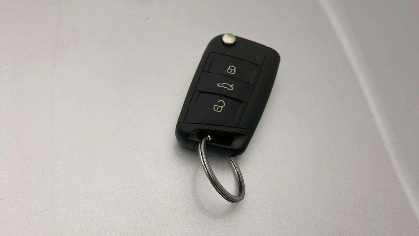 2021 Skoda KUSHAQ ACTIVE 1.0L TSI MT, Petrol, Manual, 47,658 km, Key Close Up