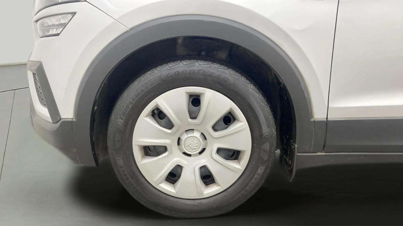2021 Skoda KUSHAQ ACTIVE 1.0L TSI MT, Petrol, Manual, 47,658 km, Left Front Wheel