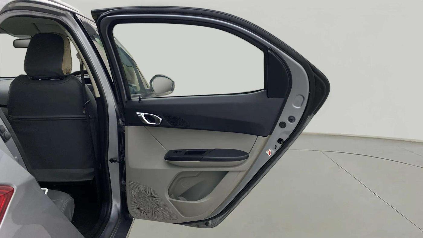 2018 Tata Tiago XZA PETROL, Petrol, Automatic, 11,877 km, RHS Rear Door