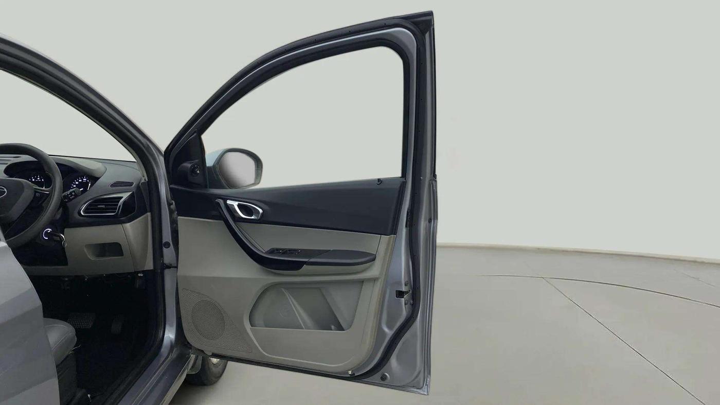 2018 Tata Tiago XZA PETROL, Petrol, Automatic, 11,877 km, RHS Front Door