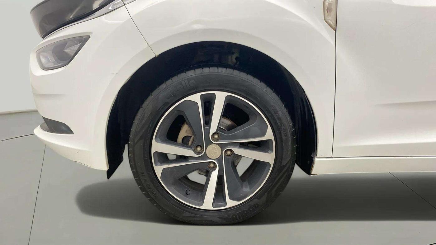 2021 Tata ALTROZ XZ PETROL, Petrol, Manual, 71,178 km, Left Front Wheel