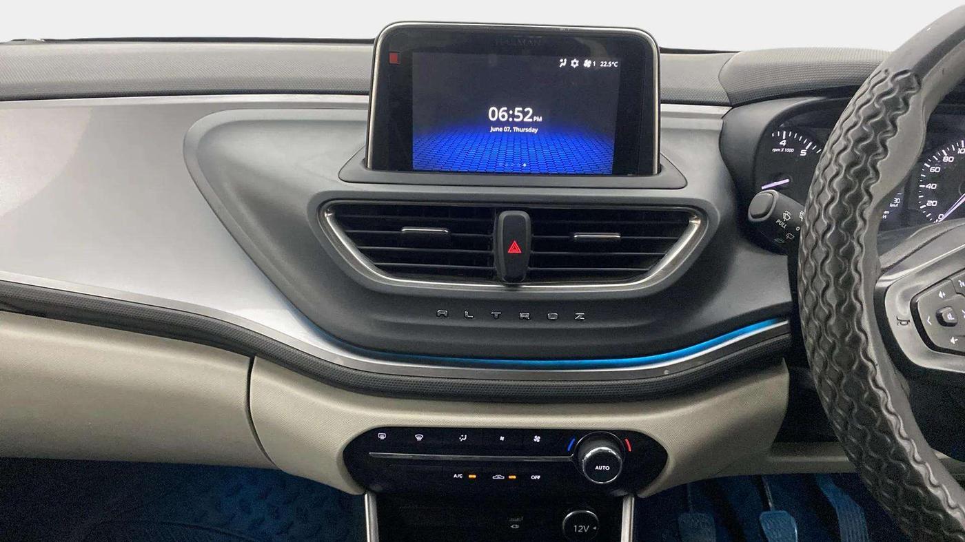 2021 Tata ALTROZ XZ PETROL, Petrol, Manual, 71,178 km, Air Conditioner
