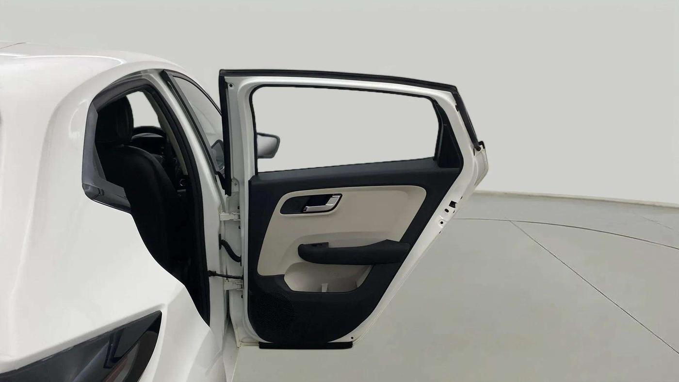 2021 Tata ALTROZ XZ PETROL, Petrol, Manual, 71,178 km, RHS Rear Door
