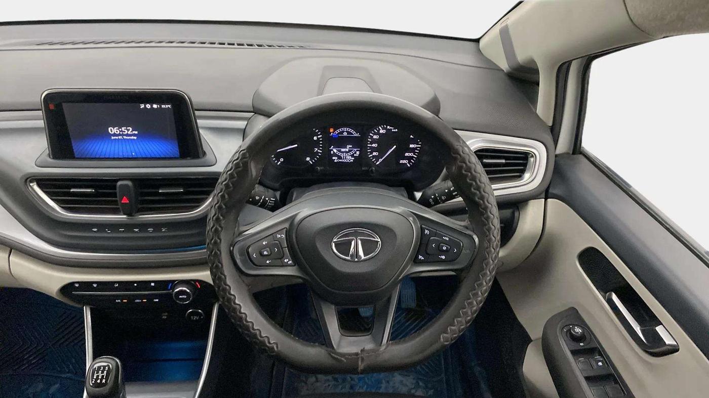 2021 Tata ALTROZ XZ PETROL, Petrol, Manual, 71,178 km, Steering Wheel Close Up