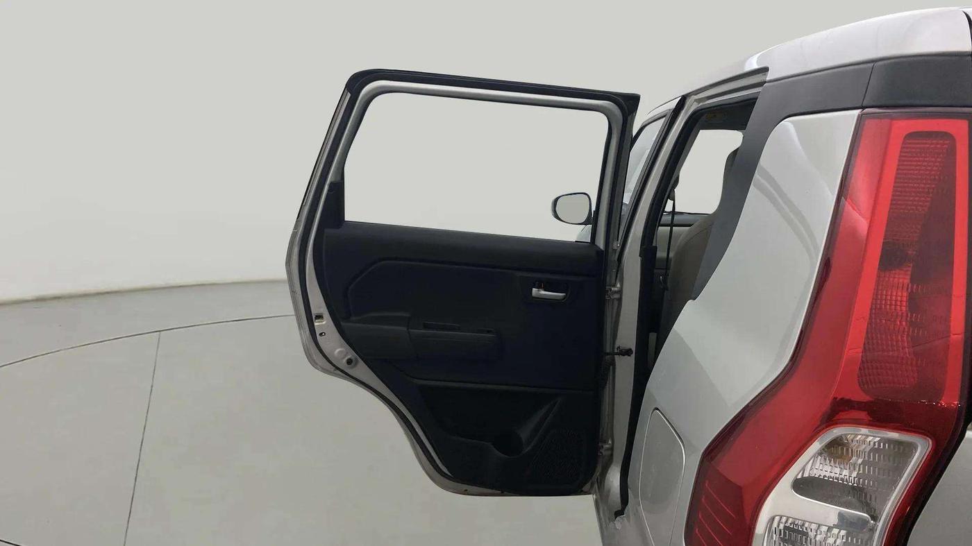 2022 Maruti New Wagon-R ZXI 1.2 AMT, Petrol, Automatic, 32,880 km, LHS Rear Door