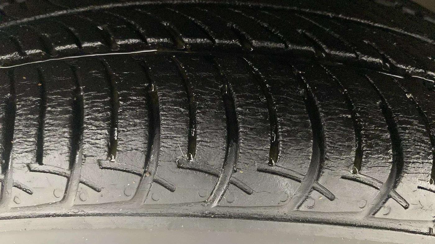 2022 Maruti New Wagon-R ZXI 1.2 AMT, Petrol, Automatic, 32,880 km, Left Front Tyre Tread