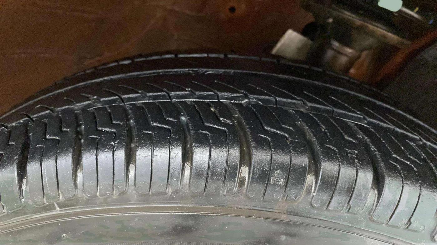 2019 Maruti New Wagon-R ZXI 1.2 AMT, Petrol, Automatic, 74,385 km, Right Front Tyre Tread