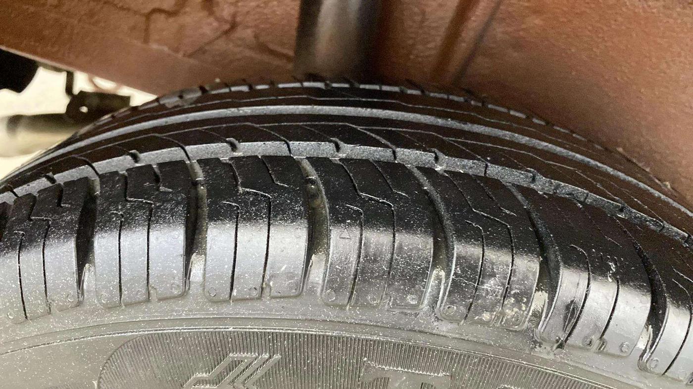 2019 Maruti New Wagon-R ZXI 1.2 AMT, Petrol, Automatic, 74,385 km, Right Rear Tyre Tread