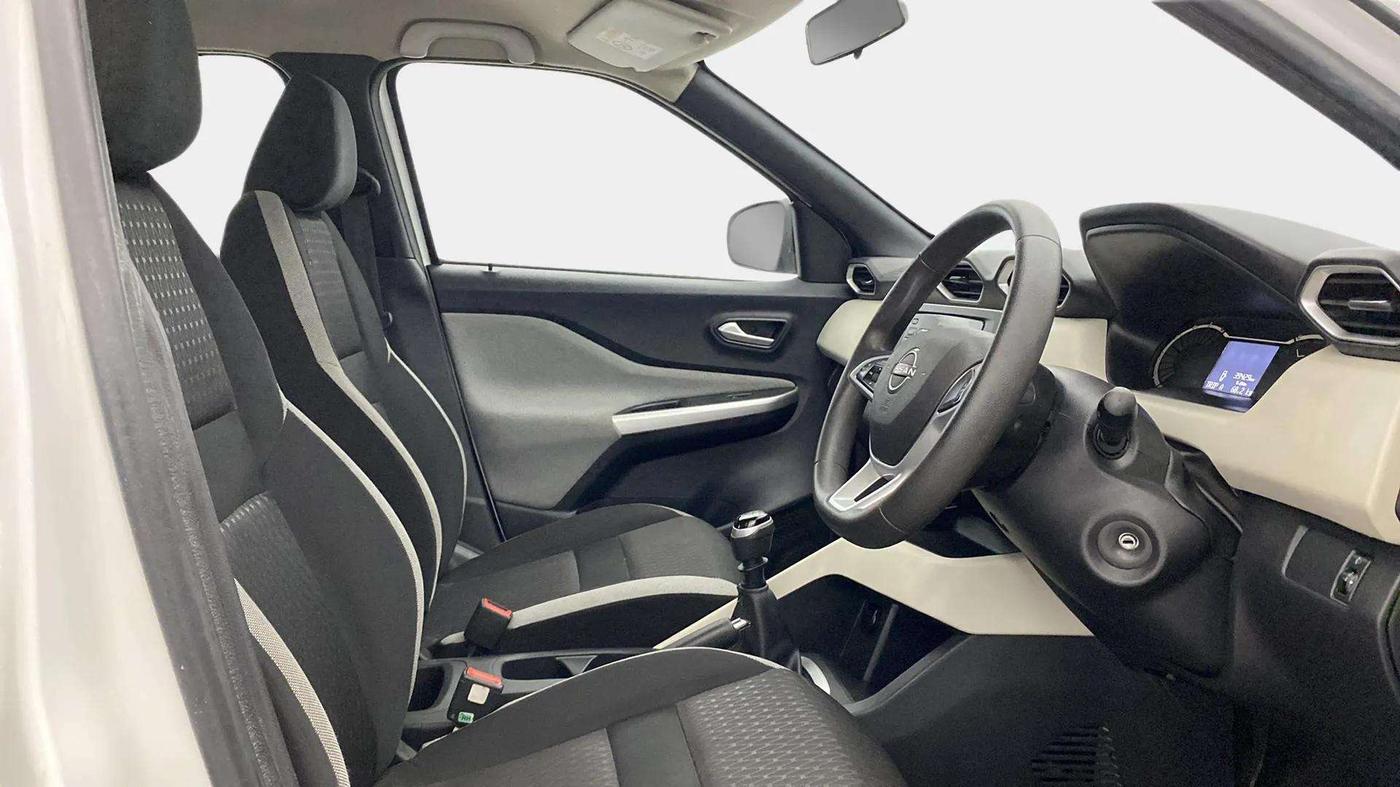 2022 Nissan MAGNITE XL, Petrol, Manual, 39,622 km, Right Side Front Door Cabin