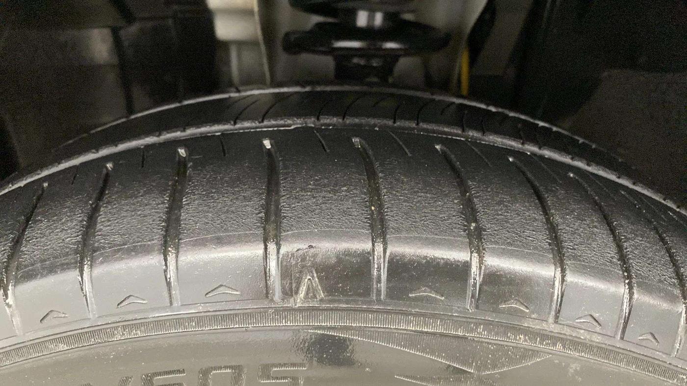 2022 Nissan MAGNITE XL, Petrol, Manual, 39,622 km, Left Front Tyre Tread