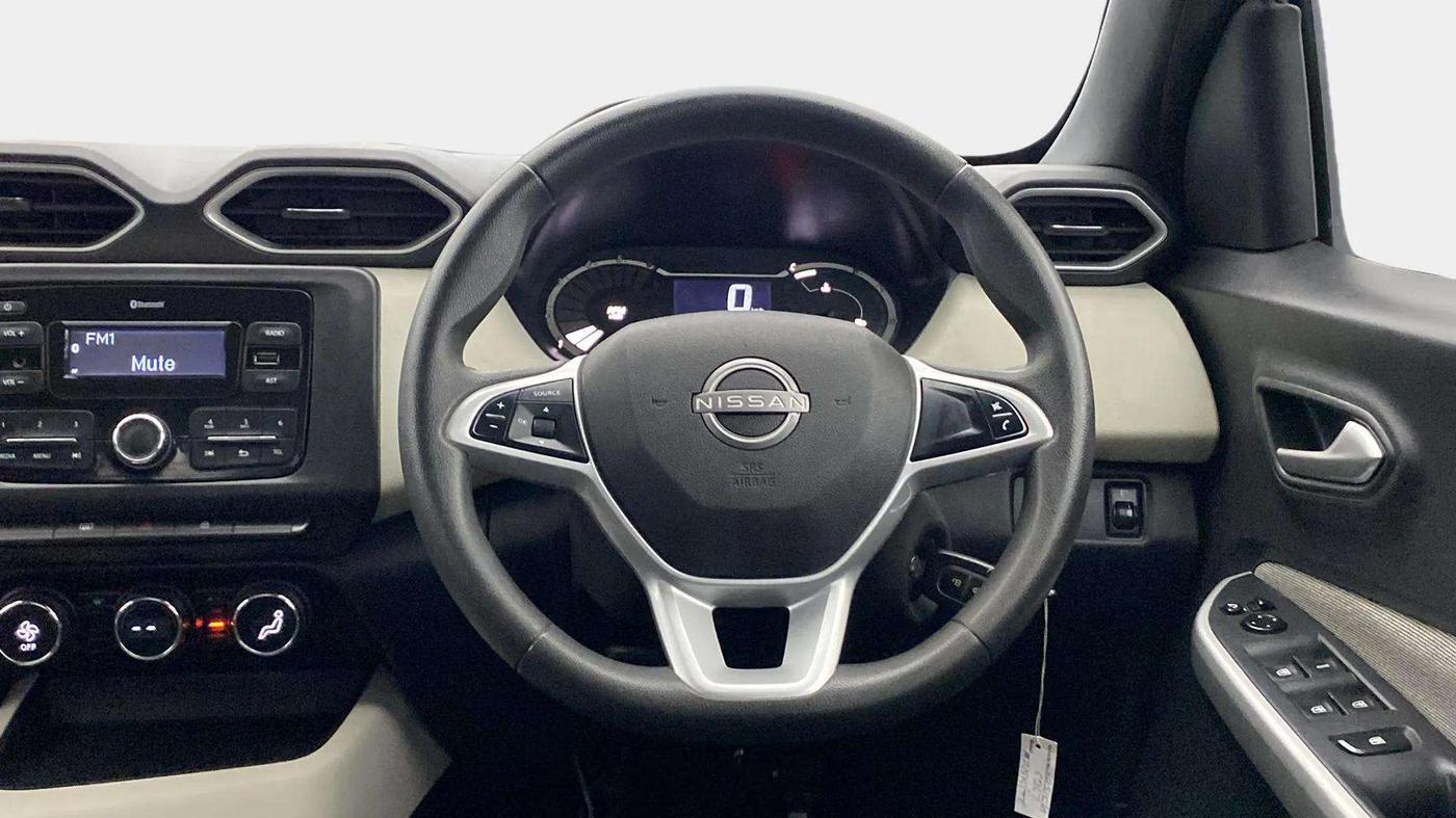 2022 Nissan MAGNITE XL, Petrol, Manual, 39,622 km, Steering Wheel Close Up