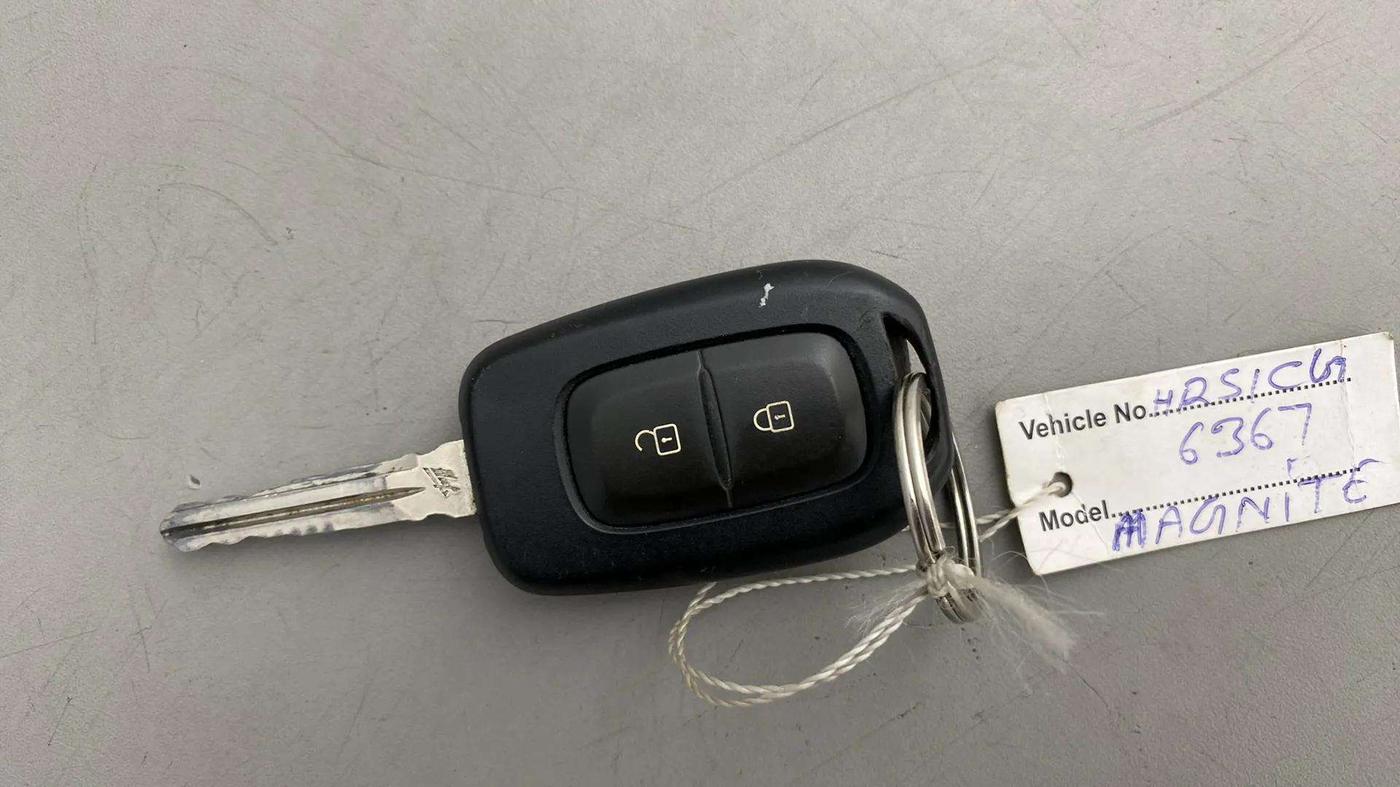 2022 Nissan MAGNITE XL, Petrol, Manual, 39,622 km, Key Close Up