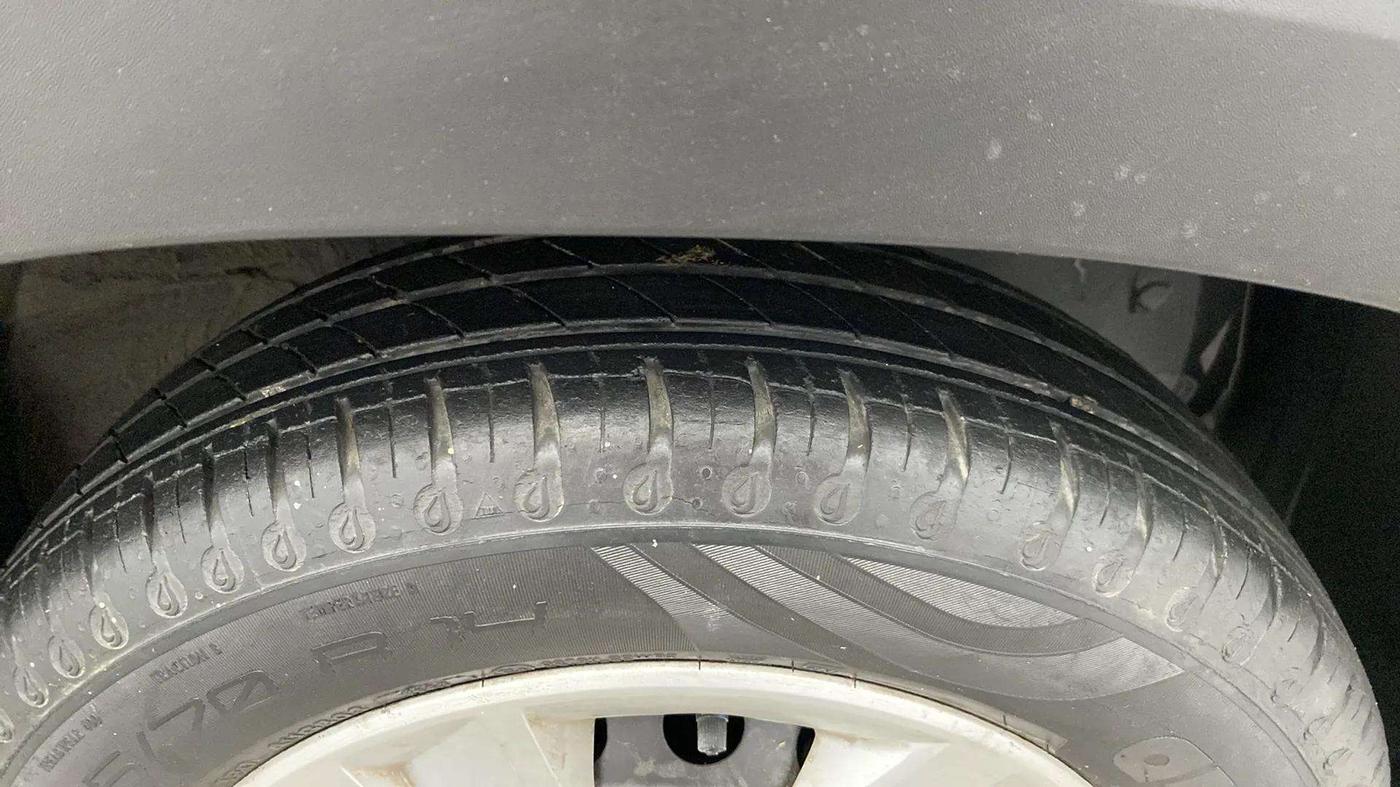 2020 Renault Kwid RXL 1.0, Petrol, Manual, 32,490 km, Right Front Tyre Tread