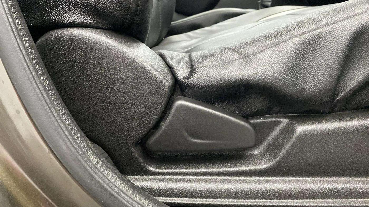 2020 Renault Kwid RXL 1.0, Petrol, Manual, 32,490 km, Driver Side Adjustment Panel