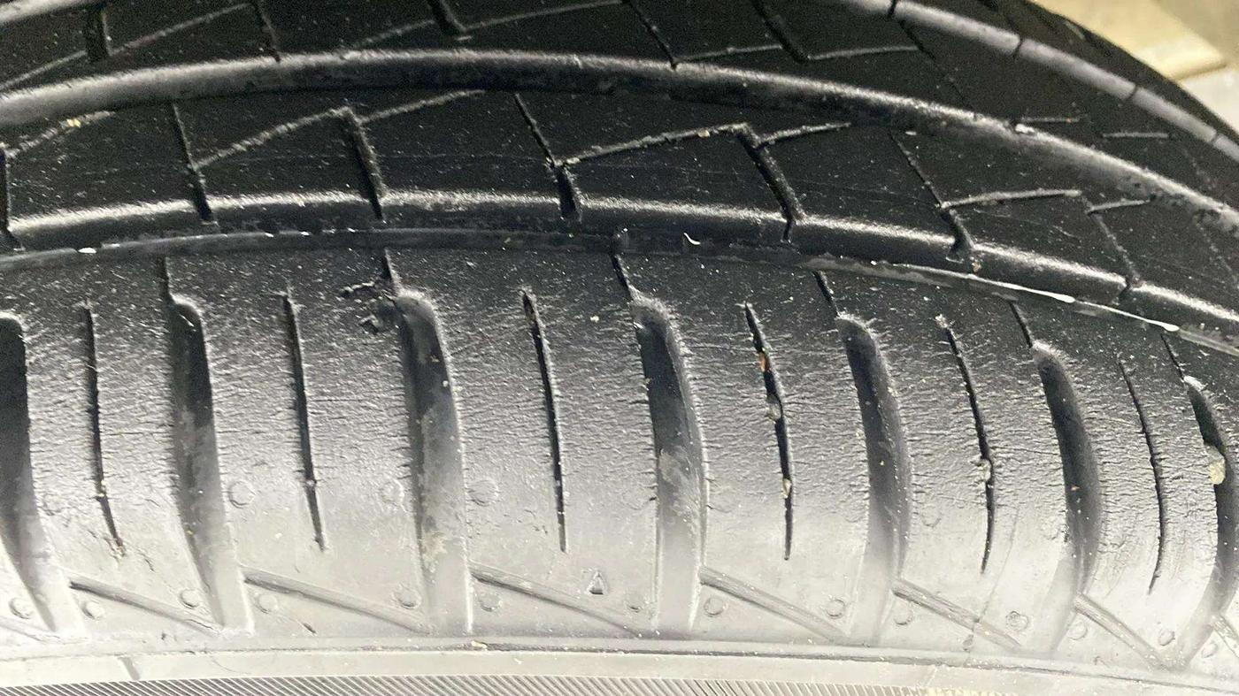 2022 Renault Kwid RXT 1.0 AMT, Petrol, Automatic, 8,022 km, Left Rear Tyre Tread