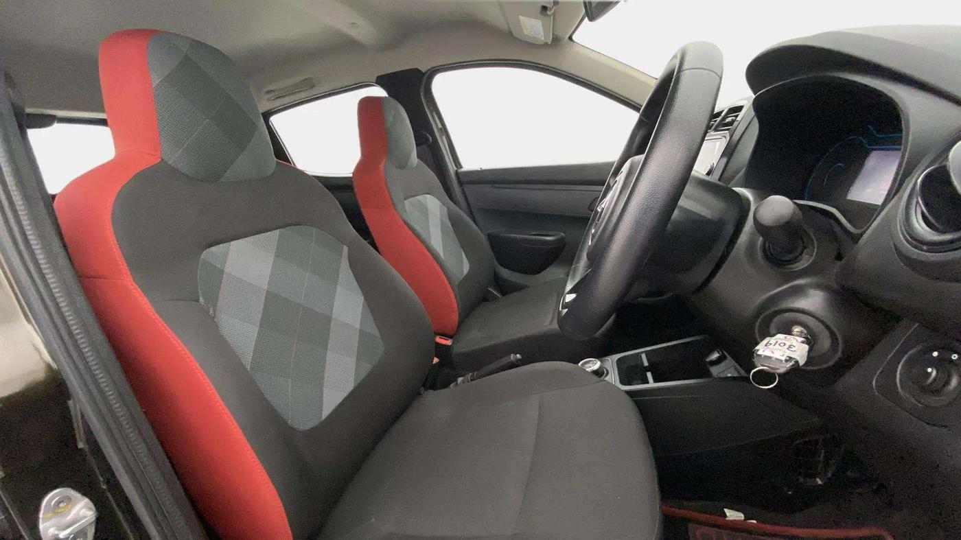 2022 Renault Kwid RXT 1.0 AMT, Petrol, Automatic, 8,022 km, Right Side Front Door Cabin