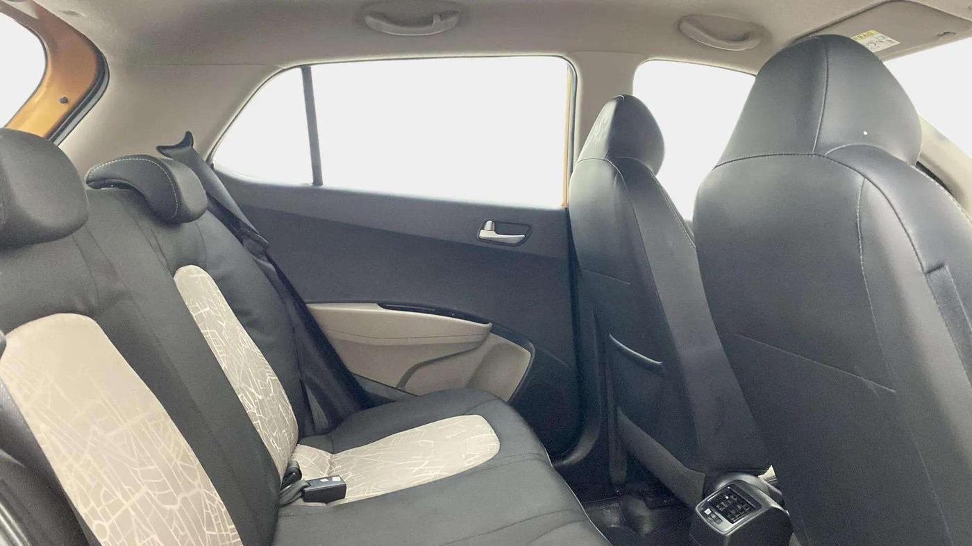2015 Hyundai Grand i10 ASTA (O) 1.2 KAPPA VTVT, Petrol, Manual, 46,415 km, Right Side Rear Door Cabin