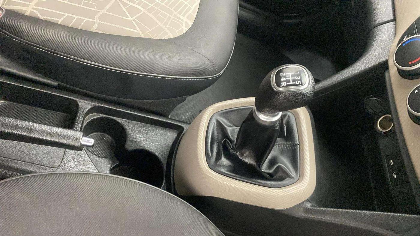 2015 Hyundai Grand i10 ASTA (O) 1.2 KAPPA VTVT, Petrol, Manual, 46,415 km, Gear Lever