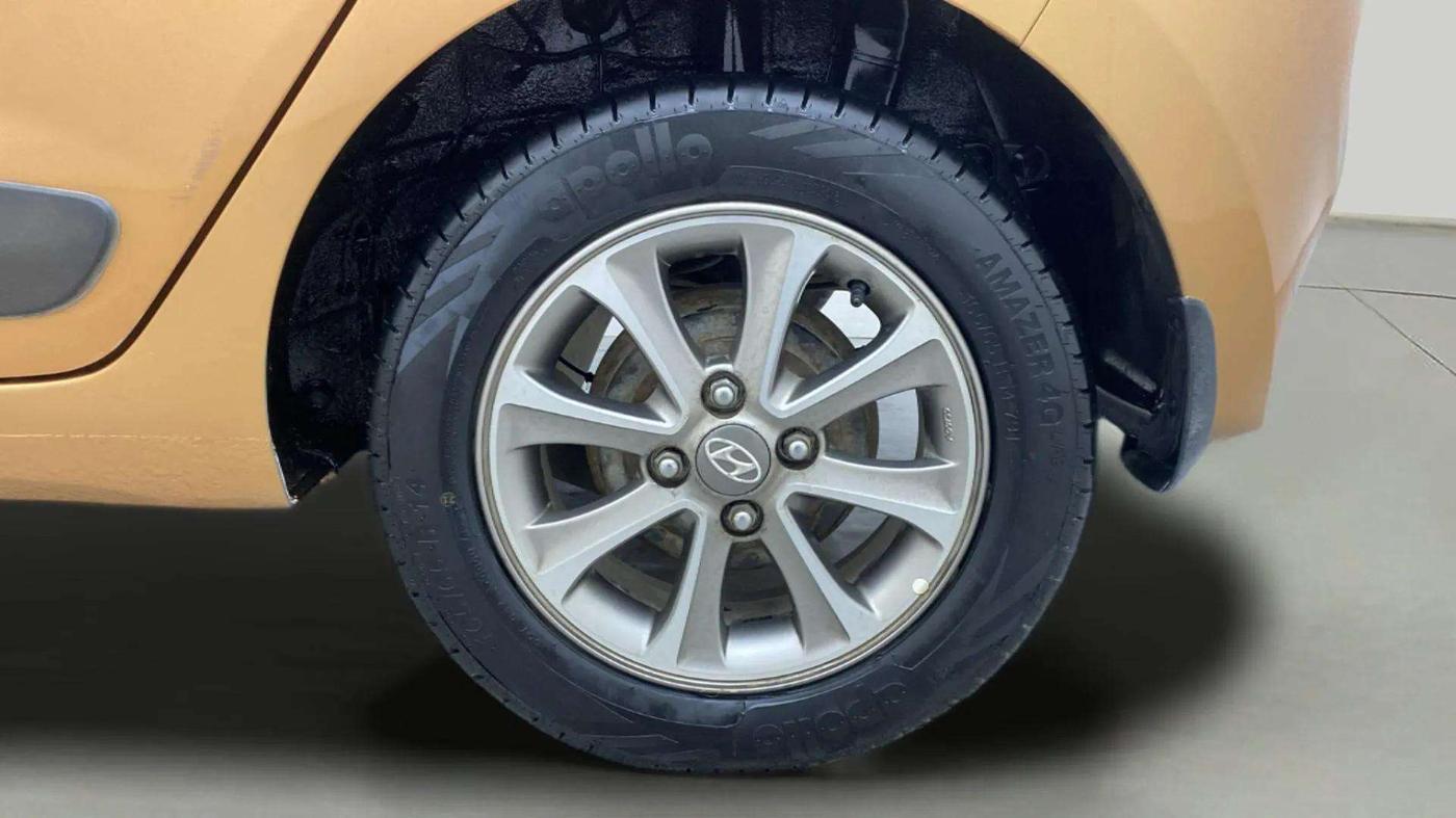 2015 Hyundai Grand i10 ASTA (O) 1.2 KAPPA VTVT, Petrol, Manual, 46,415 km, Left Rear Wheel