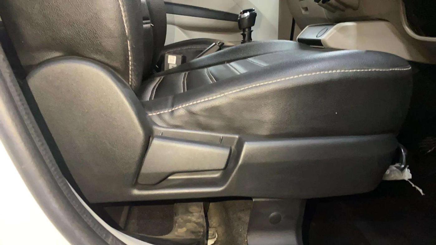 2021 Renault TRIBER RXT, Petrol, Manual, 41,204 km, Driver Side Adjustment Panel
