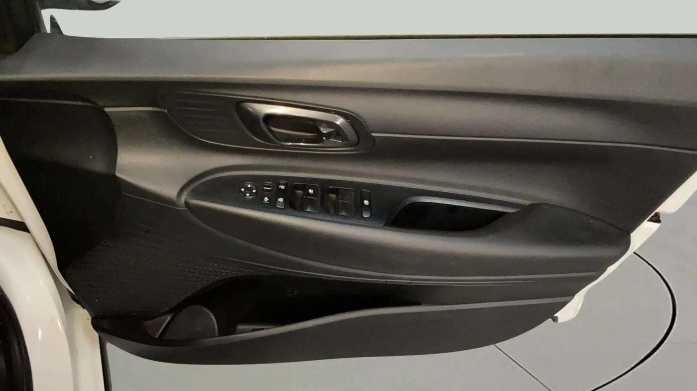 2020 Hyundai NEW I20 SPORTZ 1.2 AT, Petrol, Automatic, 35,994 km, Driver Side Door Panels Control