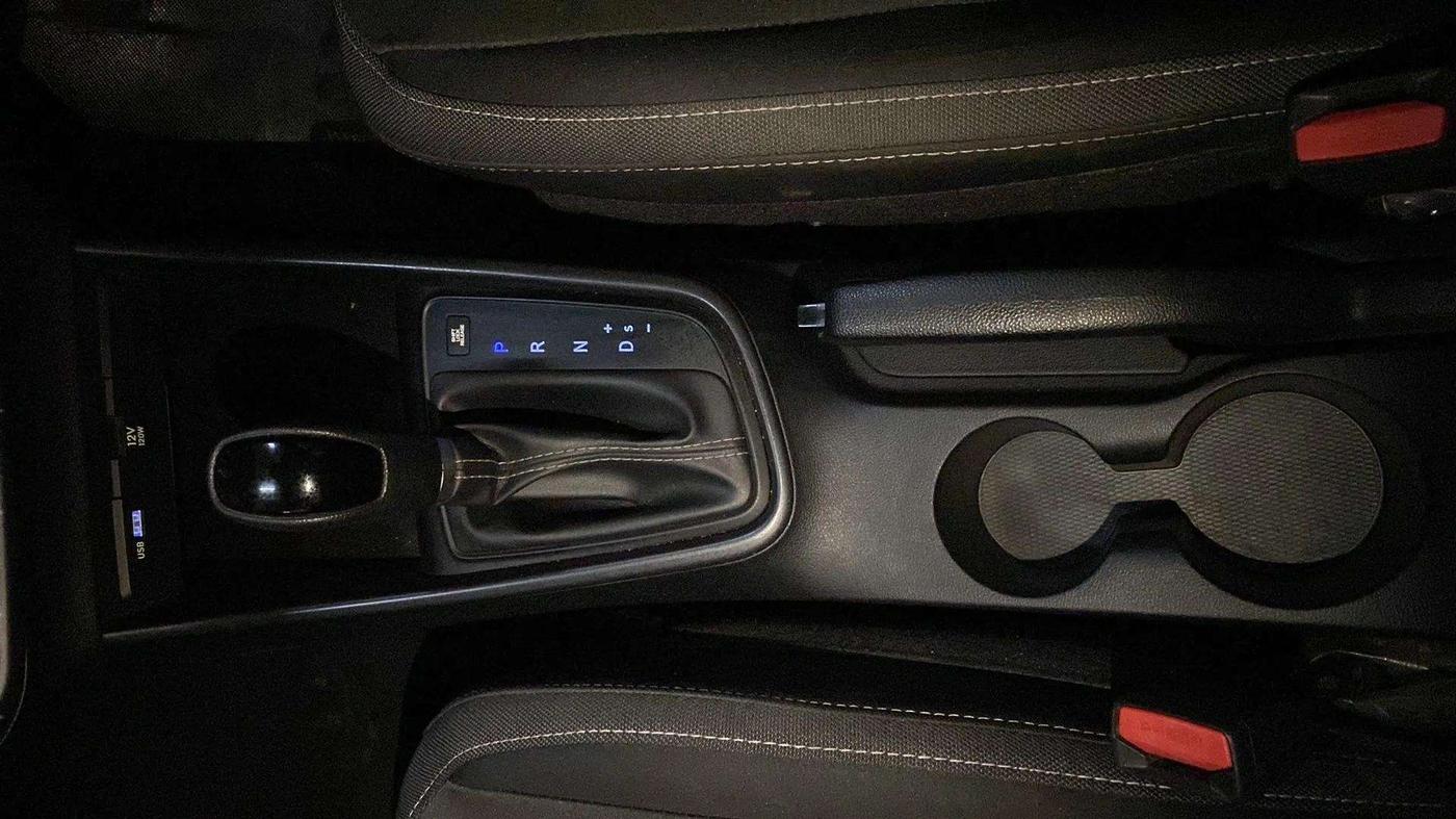 2020 Hyundai NEW I20 SPORTZ 1.2 AT, Petrol, Automatic, 35,994 km, Gear Lever