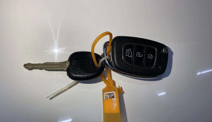 2020 Hyundai NEW I20 SPORTZ 1.2 AT, Petrol, Automatic, 35,994 km, Key Close Up