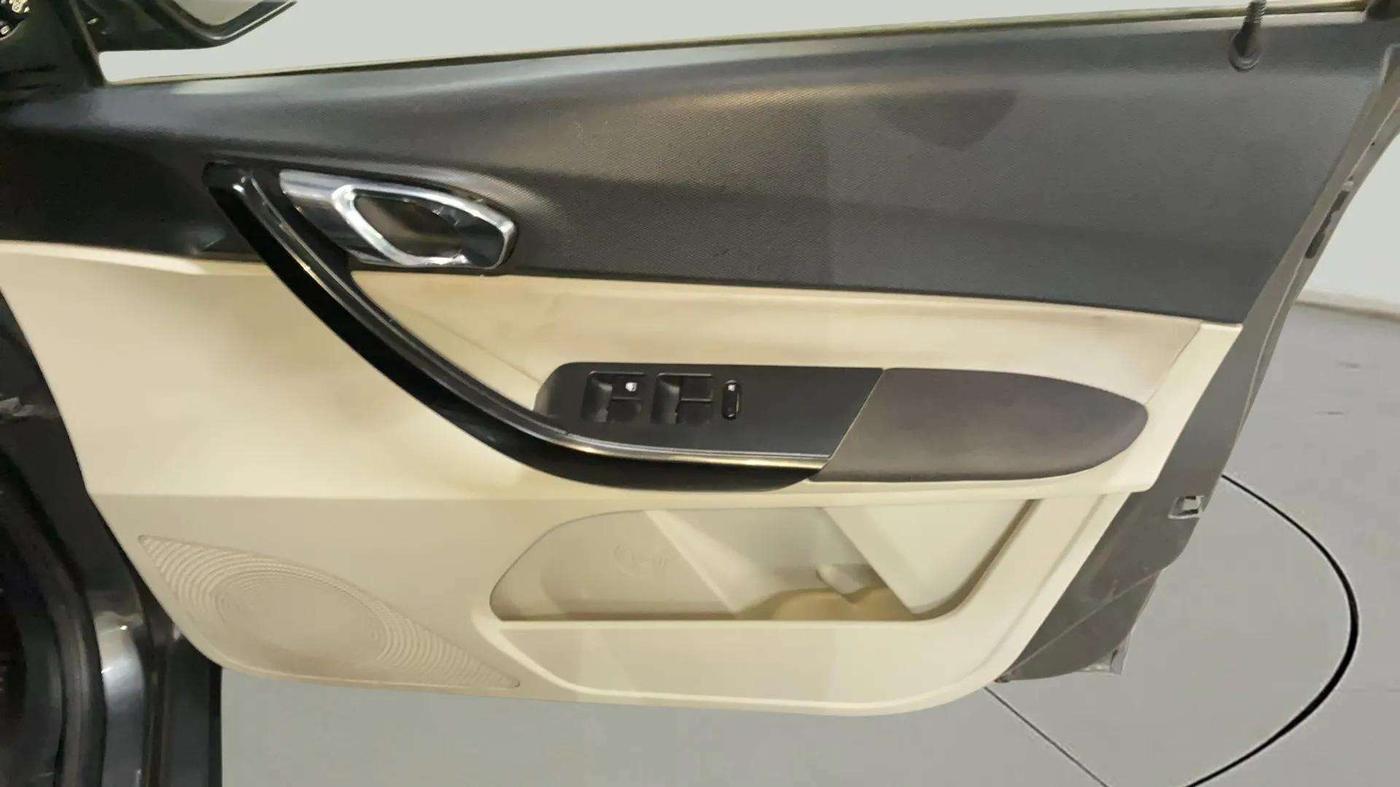 2022 Tata TIGOR XZ PLUS PETROL, Petrol, Manual, 25,940 km, Driver Side Door Panels Control