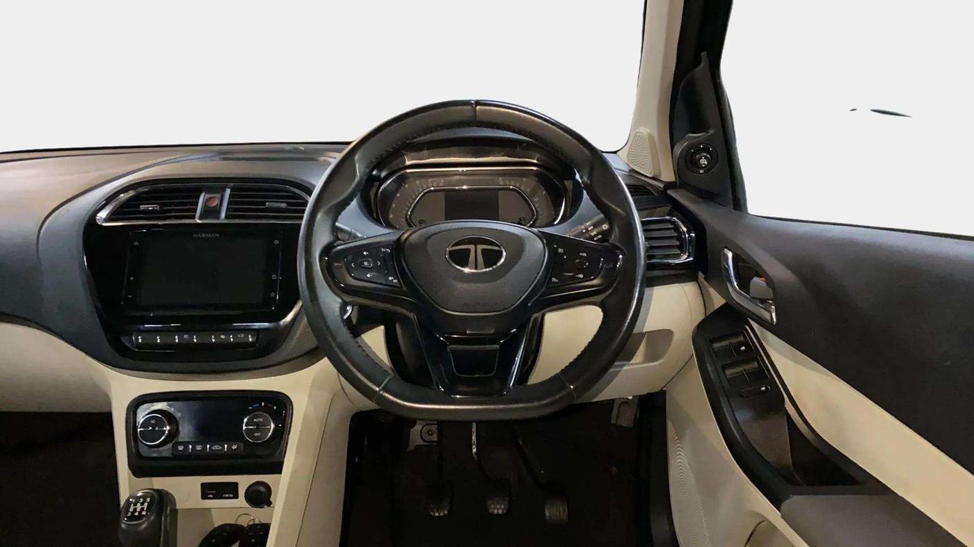 2024 Tata TIGOR XZ PLUS PETROL, Petrol, Manual, 10,499 km, Steering Wheel Close Up