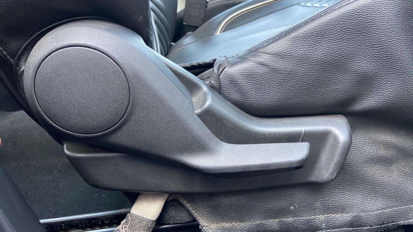 2022 Maruti IGNIS ZETA 1.2 AMT, Petrol, Automatic, 35,002 km, Driver Side Adjustment Panel
