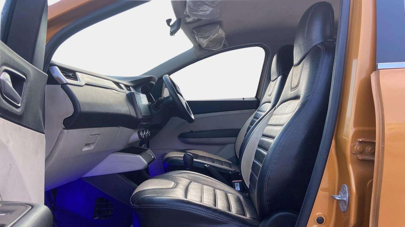 2022 Renault TRIBER RXZ AMT, Petrol, Automatic, 33,688 km, Right Side Front Door Cabin