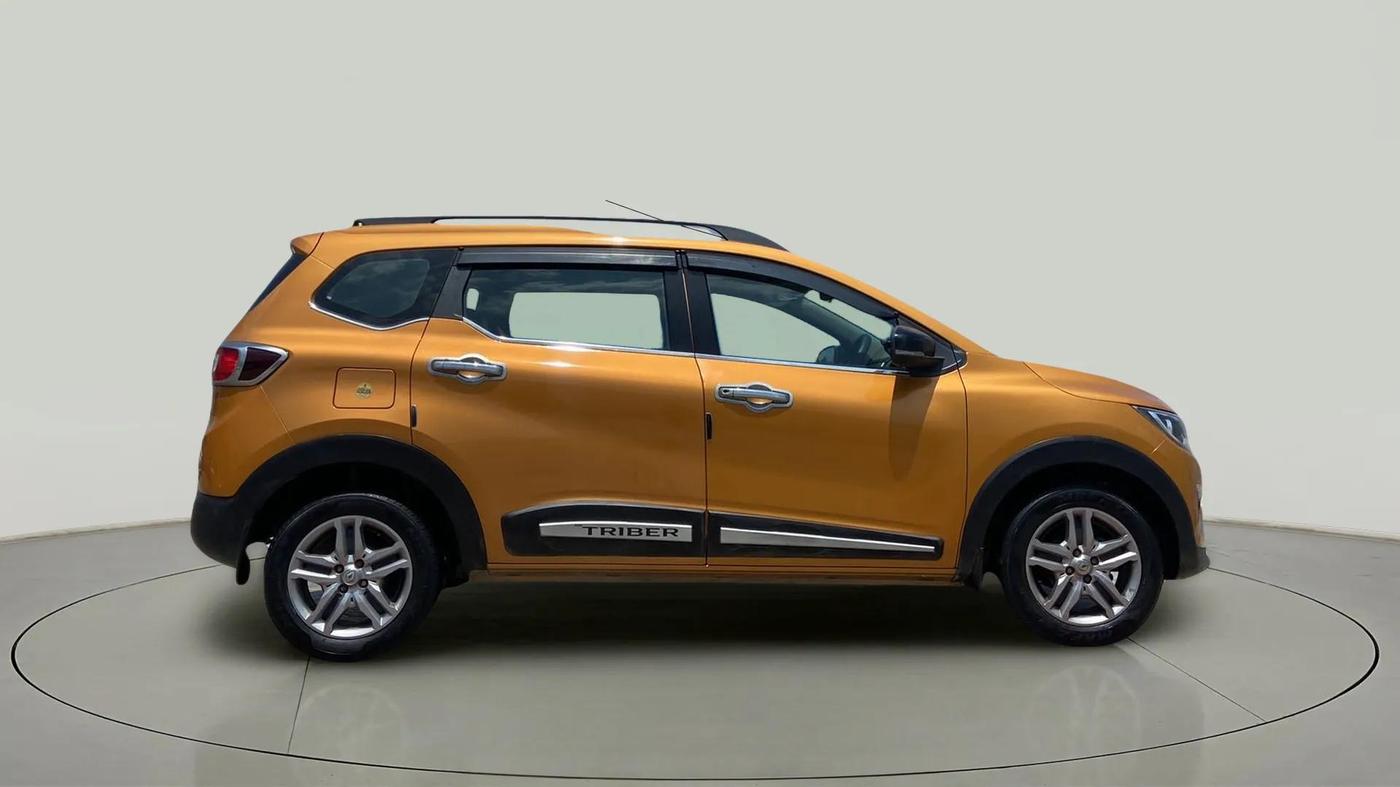 2022 Renault TRIBER RXZ AMT, Petrol, Automatic, 33,688 km, Right Side View
