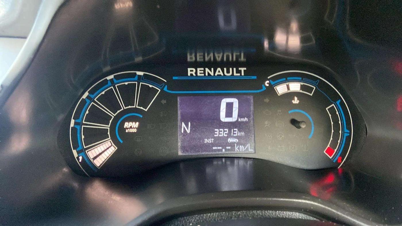 2022 Renault TRIBER RXZ AMT, Petrol, Automatic, 33,688 km, Odometer Image