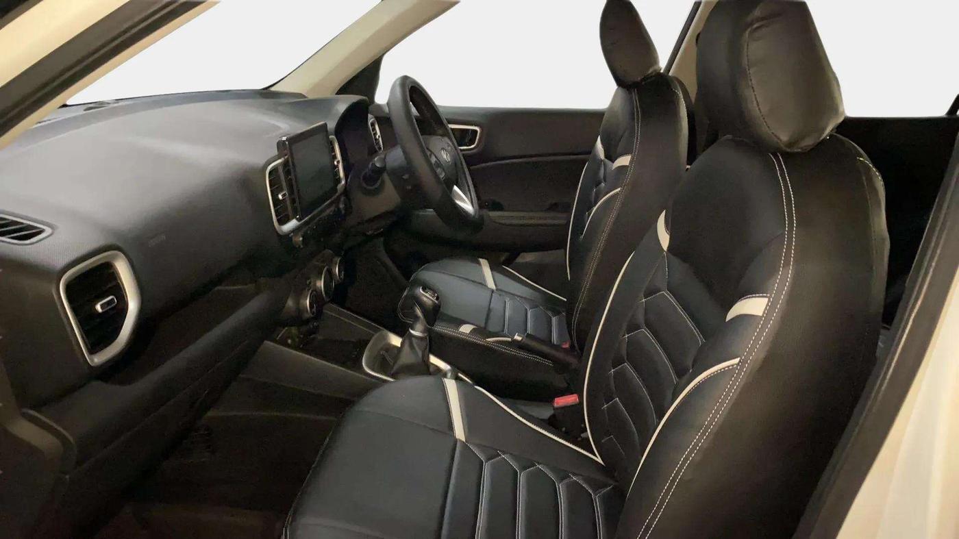2019 Hyundai VENUE SX 1.0 (O) TURBO, Petrol, Manual, 68,533 km, Right Side Front Door Cabin
