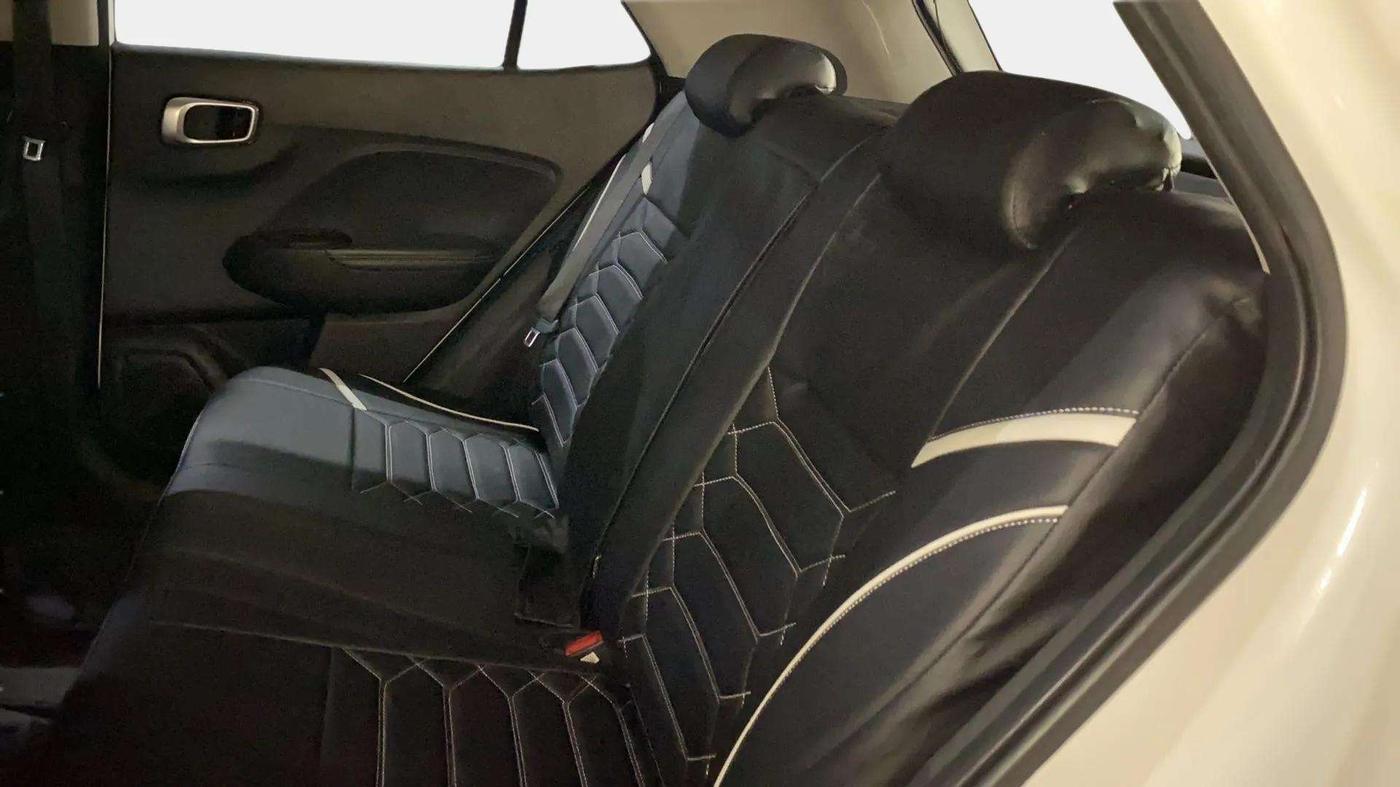 2019 Hyundai VENUE SX 1.0 (O) TURBO, Petrol, Manual, 68,533 km, Right Side Rear Door Cabin