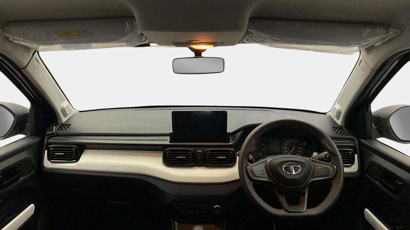 2023 Tata PUNCH PURE MT, Petrol, Manual, 5,529 km, Dashboard