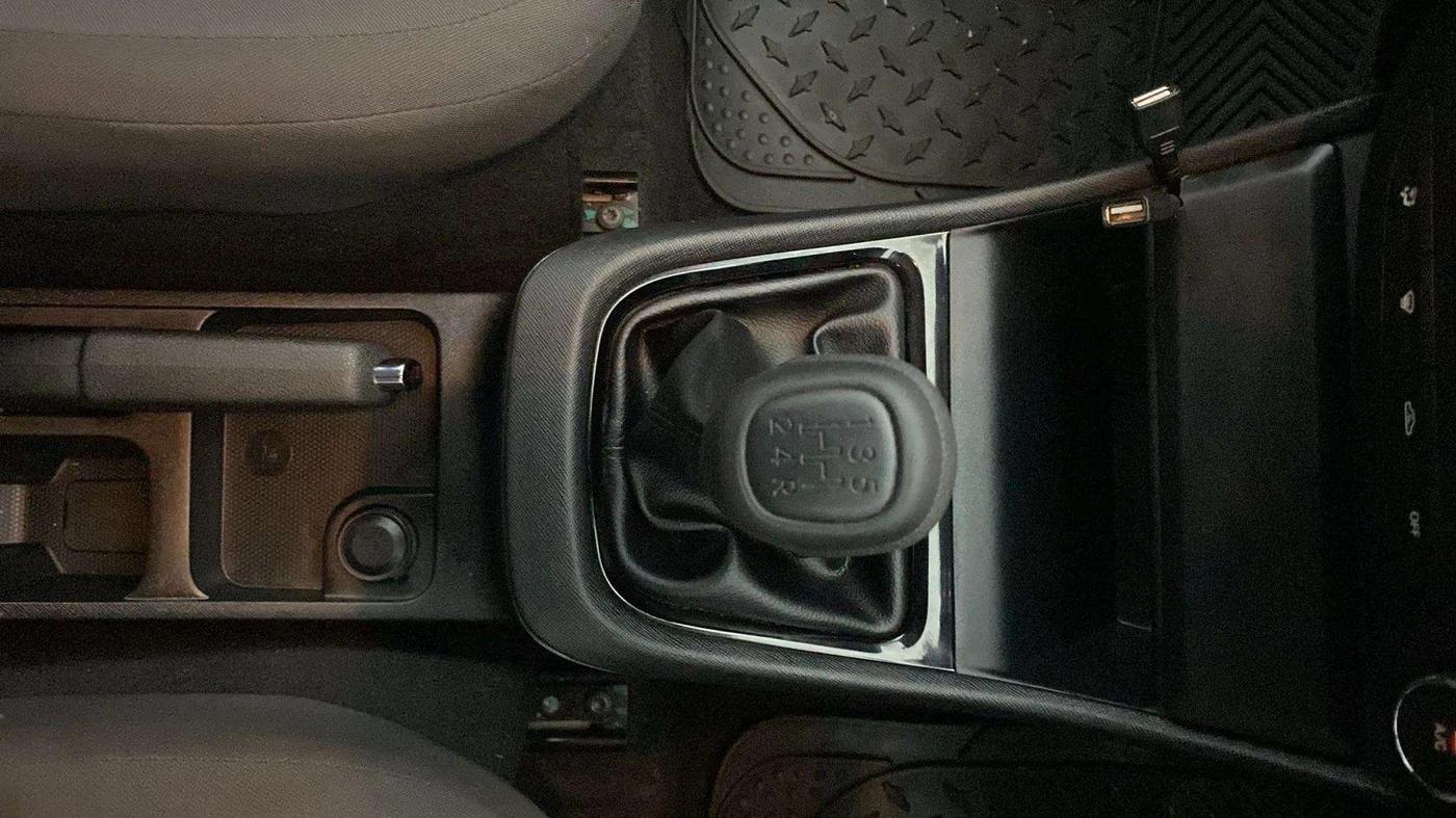 2023 Tata PUNCH PURE MT, Petrol, Manual, 5,529 km, Gear Lever