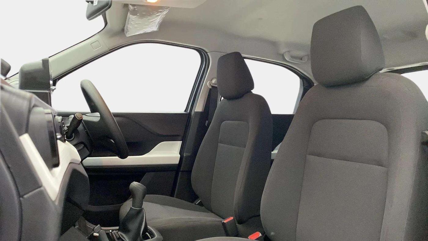 2023 Tata PUNCH PURE MT, Petrol, Manual, 5,529 km, Right Side Front Door Cabin