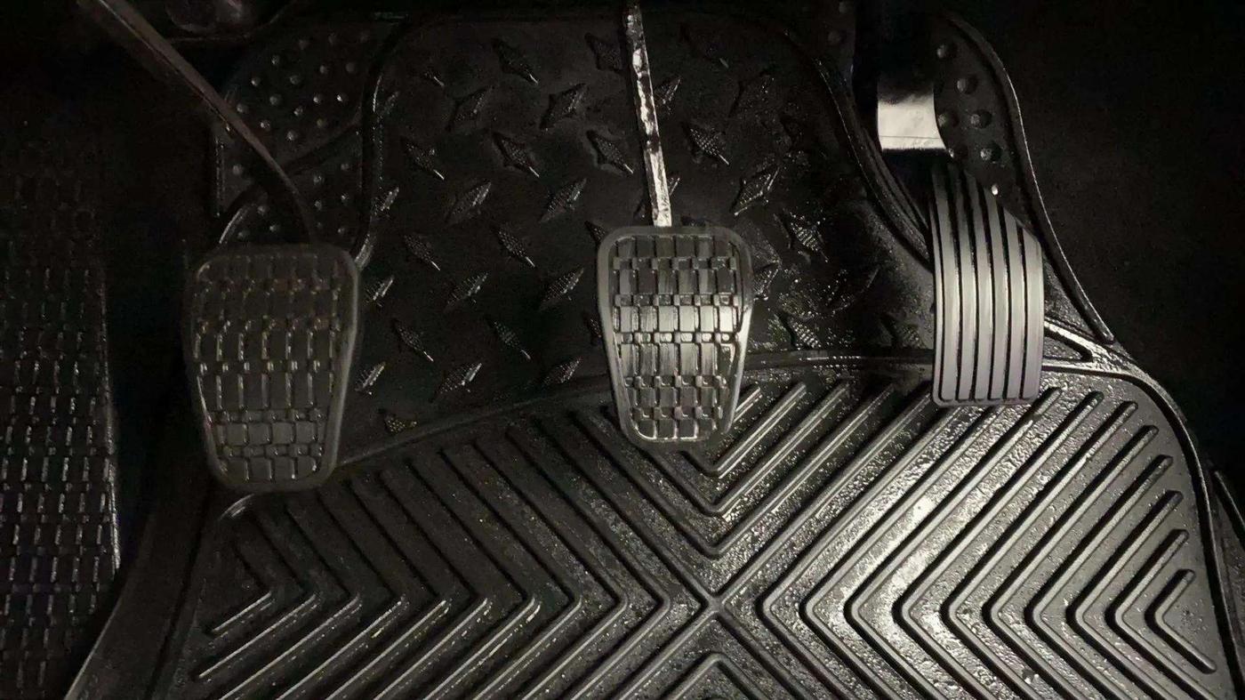 2023 Tata PUNCH PURE MT, Petrol, Manual, 5,529 km, Pedals