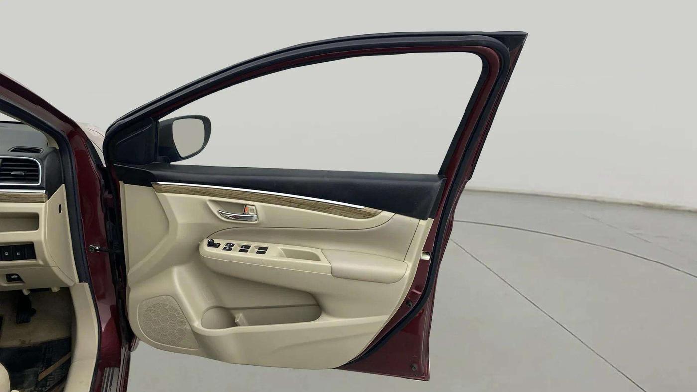 2019 Maruti Ciaz ALPHA 1.5 SHVS PETROL, Petrol, Manual, 58,795 km, RHS Front Door