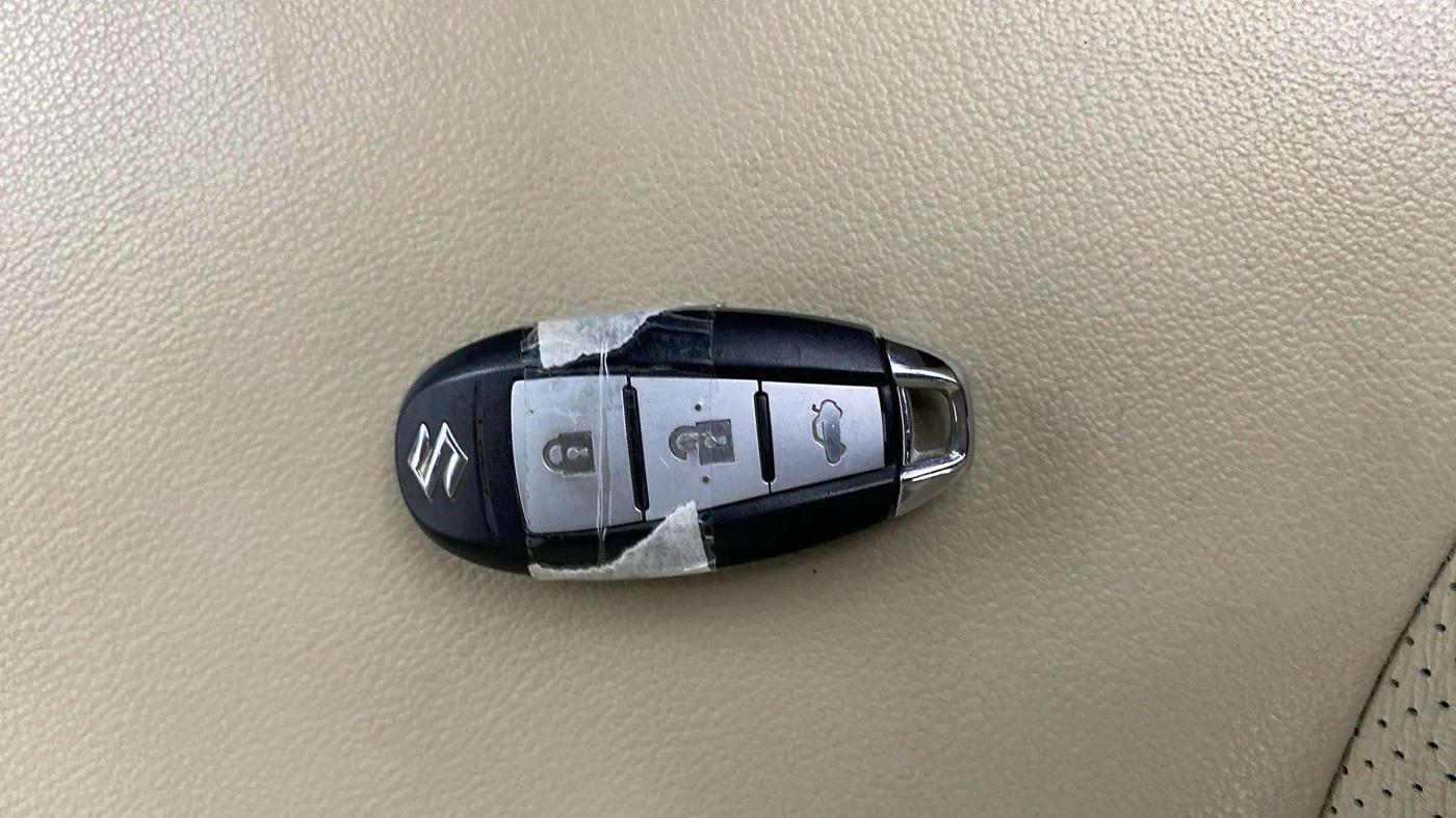 2019 Maruti Ciaz ALPHA 1.5 SHVS PETROL, Petrol, Manual, 58,795 km, Key Close Up