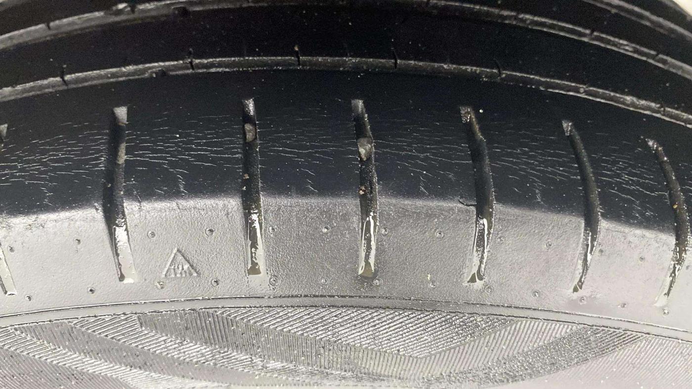2019 Maruti Ciaz ALPHA 1.5 SHVS PETROL, Petrol, Manual, 58,795 km, Left Rear Tyre Tread
