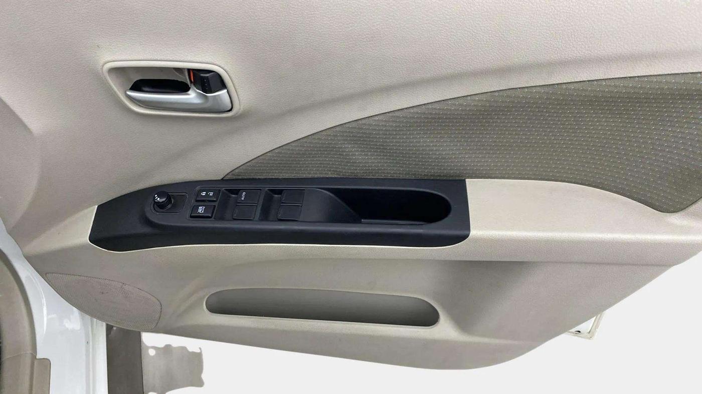 2019 Maruti Celerio ZXI, Petrol, Manual, 24,708 km, Driver Side Door Panels Control