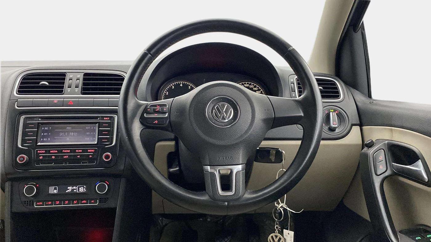 2013 Volkswagen Polo HIGHLINE1.2L, Petrol, Manual, 23,813 km, Steering Wheel Close Up