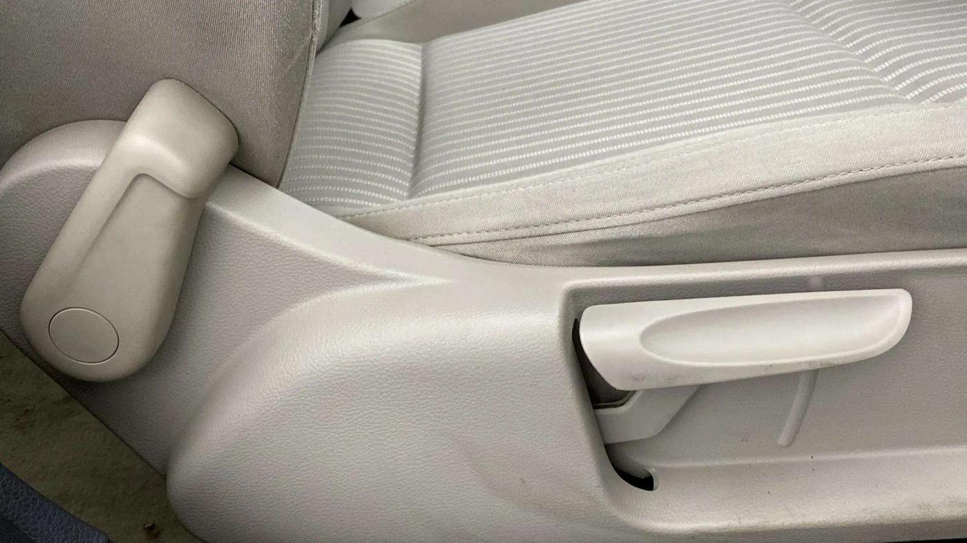 2013 Volkswagen Polo HIGHLINE1.2L, Petrol, Manual, 23,813 km, Driver Side Adjustment Panel