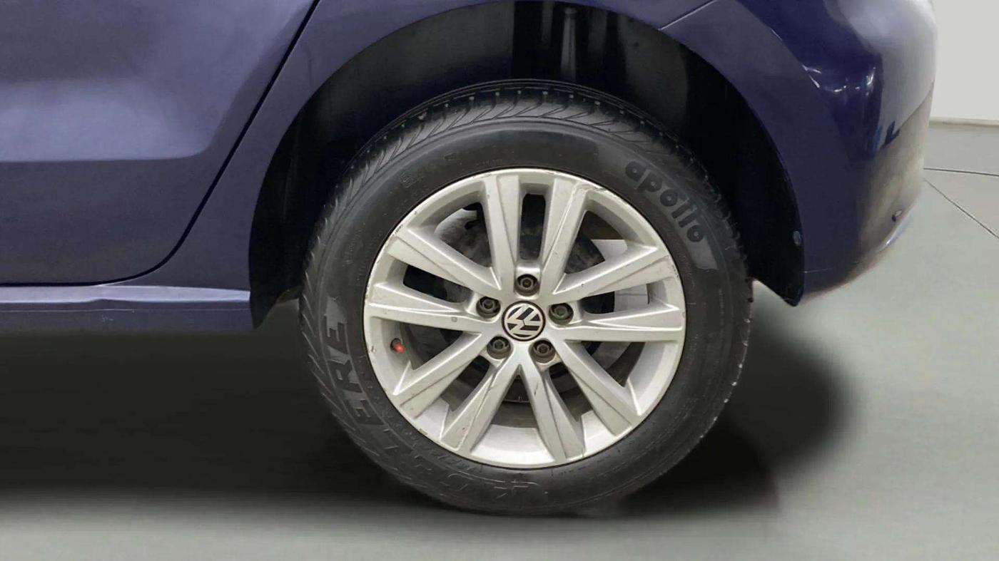 2013 Volkswagen Polo HIGHLINE1.2L, Petrol, Manual, 23,813 km, Left Rear Wheel