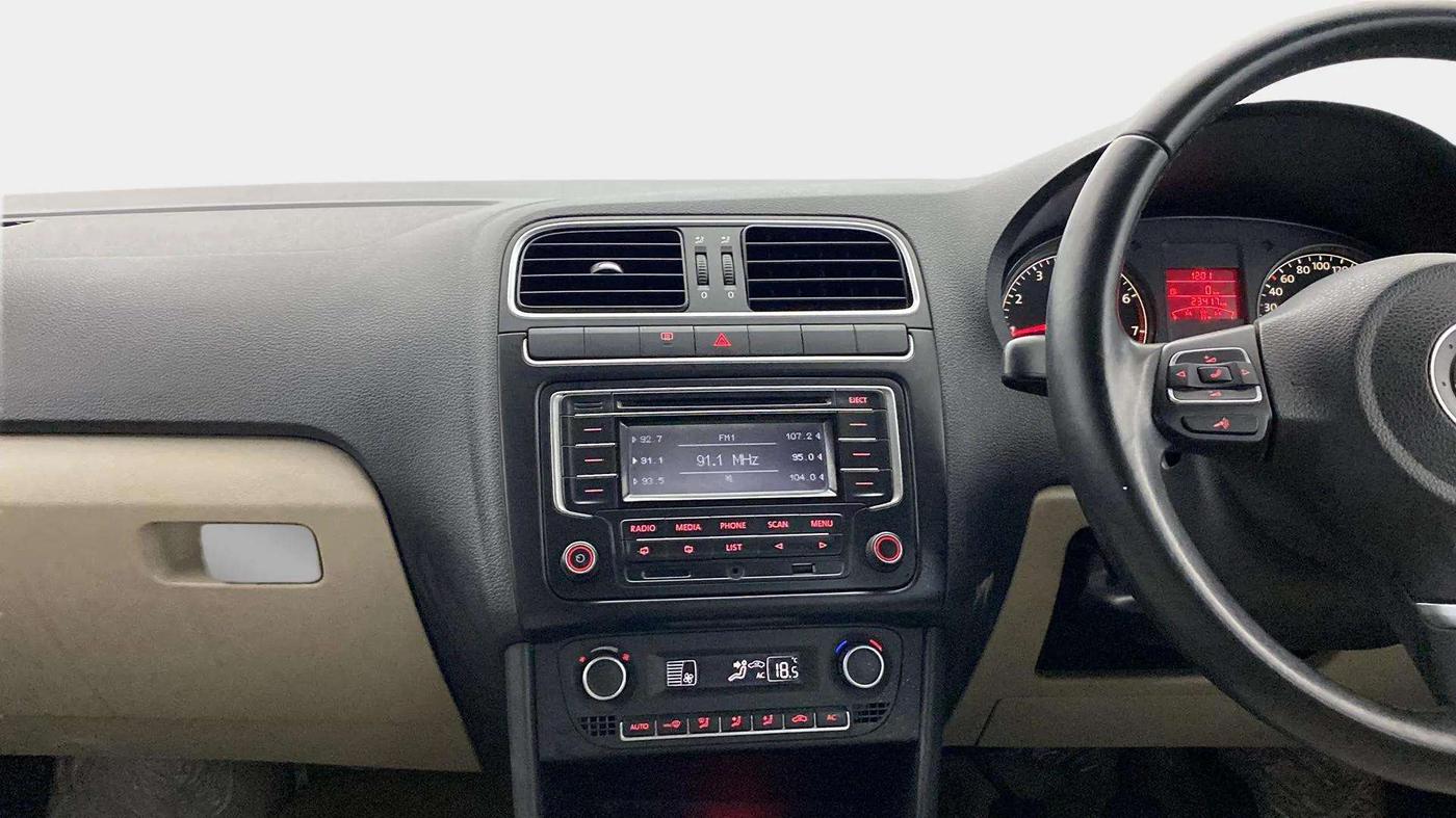 2013 Volkswagen Polo HIGHLINE1.2L, Petrol, Manual, 23,813 km, Air Conditioner