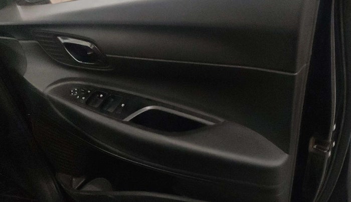 2021 Hyundai NEW I20 SPORTZ 1.2 MT, Petrol, Manual, 76,614 km, Driver Side Door Panels Control