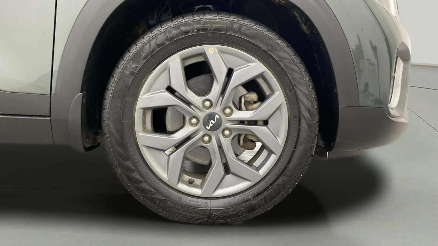 2023 KIA SELTOS HTX PETROL 1.5, Petrol, Manual, 8,961 km, Right Front Wheel